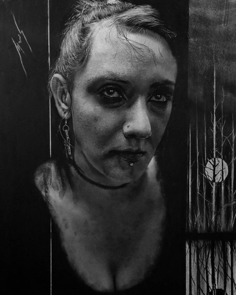 Dylan Eakin and his photorealistic charcoal drawings