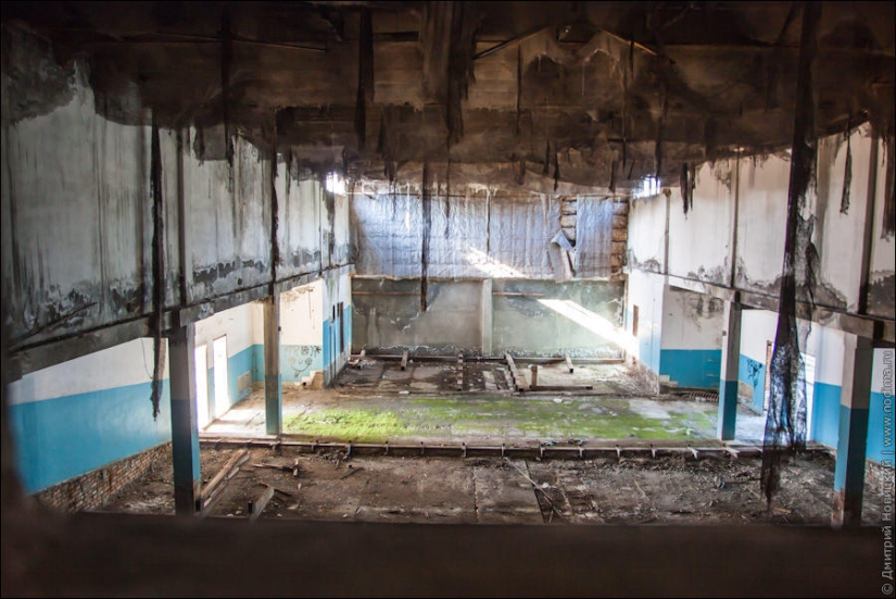 Edificios abandonados y devastación en Abjasia