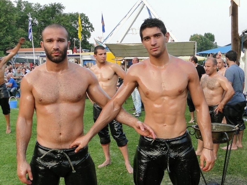 Eggs or life: why do Turkish men put their hands in each other's pants?
