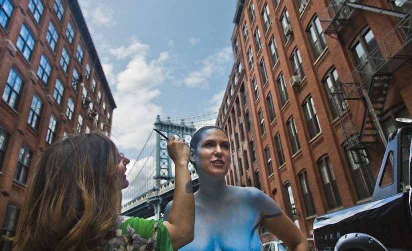 El arte del disfraz: modelos desnudas en la ciudad de Nueva York