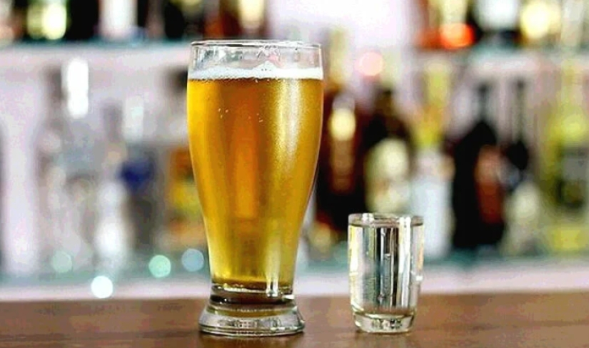 El doctor llamó a los rusos los cócteles alcohólicos más peligrosos