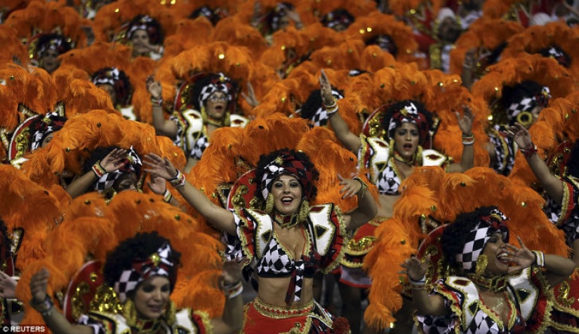 El espectáculo debe continuar - Arrancó el Carnaval 2016 en Río de Janeiro