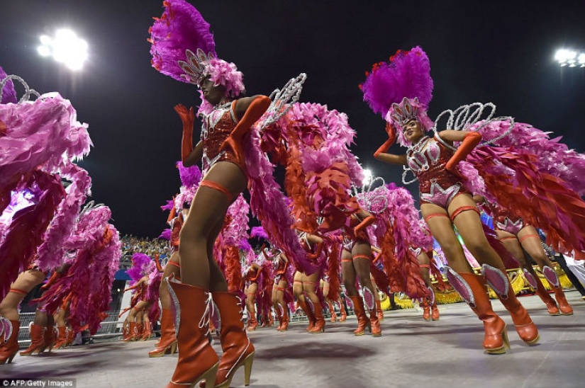 El espectáculo debe continuar - Arrancó el Carnaval 2016 en Río de Janeiro