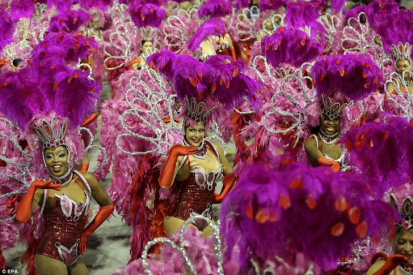 El espectáculo debe continuar - Arrancó el Carnaval 2016 en Río de Janeiro