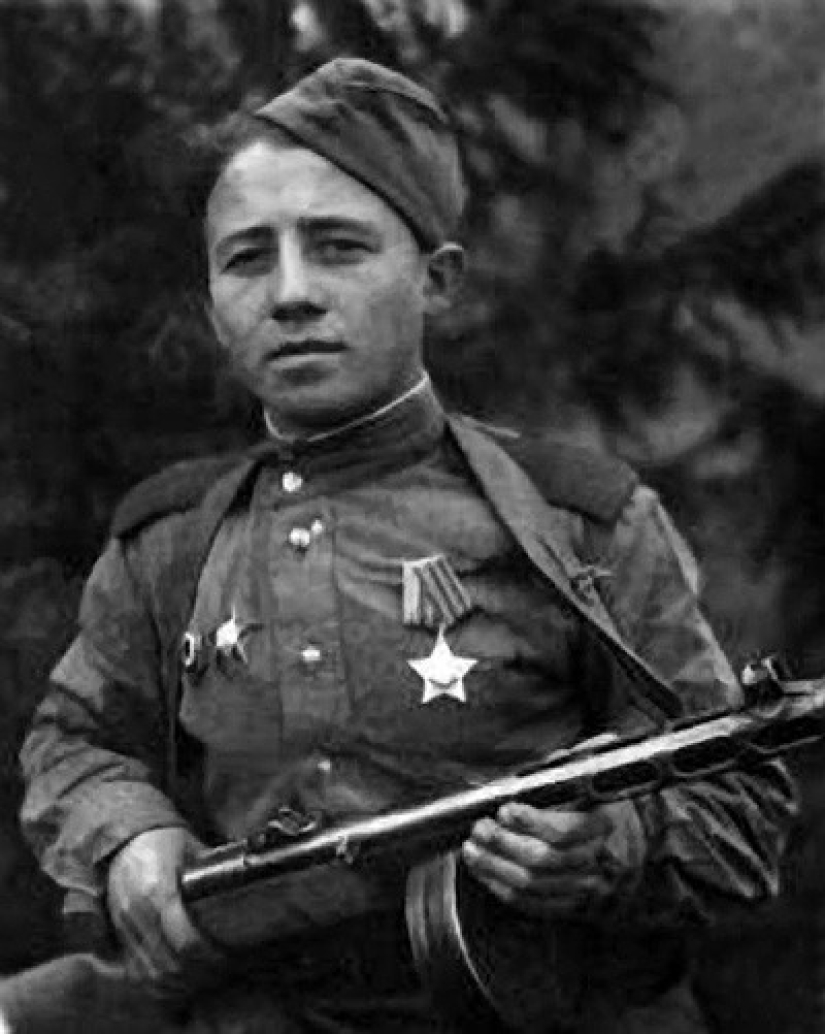 El fenómeno de la federación de rusia de la mano-a-mano de combate, o 70 victorias en la línea de frente scout Konyaeva