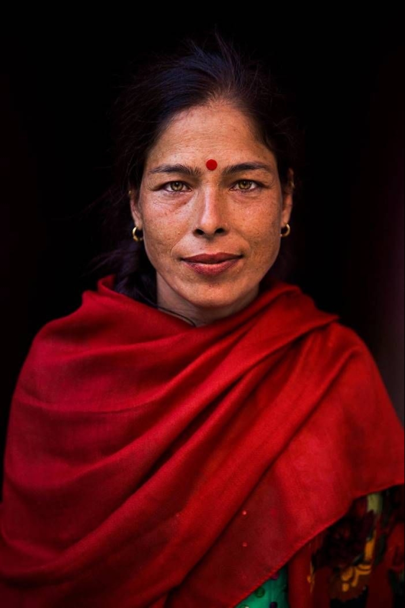 El fotógrafo continúa fotografiando una variedad de belleza de mujeres de todo el mundo