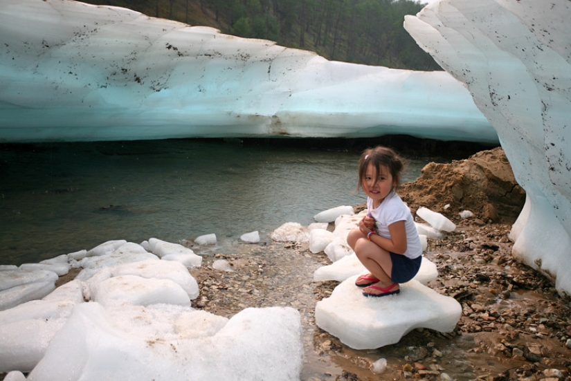 El hielo de la playa de Buluus, la existencia de la cual es difícil de creer