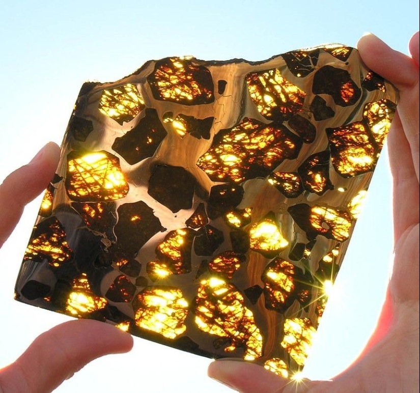 El inusualmente hermoso meteorito Fukan