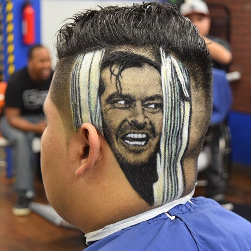 El peluquero crea retratos tridimensionales del cabello de los clientes