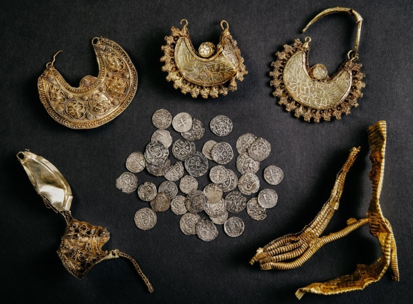 El tesoro medieval más rico descubierto en Holanda