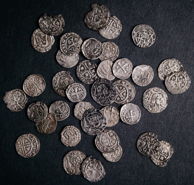 El tesoro medieval más rico descubierto en Holanda