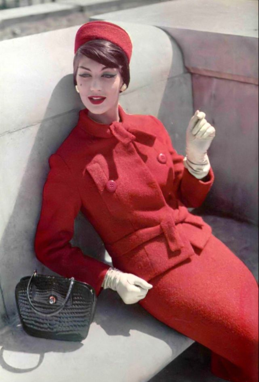 Elegancia atemporal: fascinantes diseños de los años 50 de Jean Patou