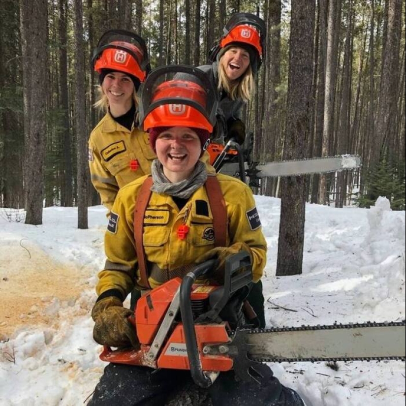 En Canadá, mujeres bomberos incendiaron un parque nacional