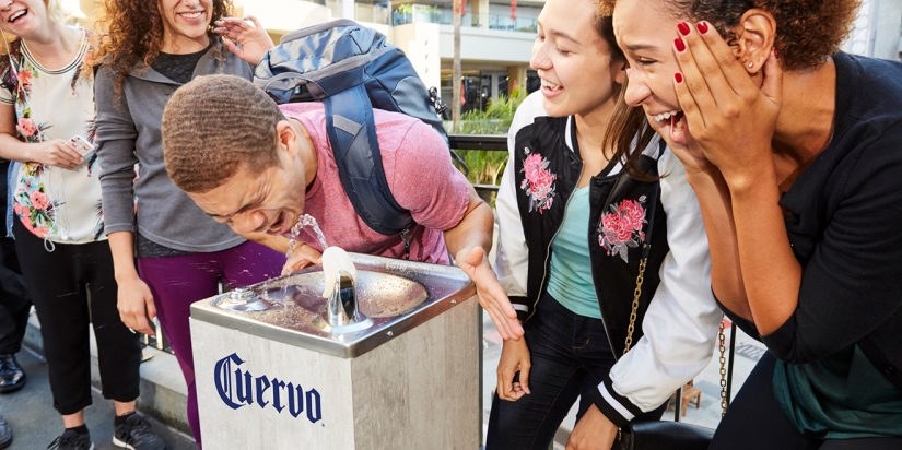 En Los Ángeles, el tequila se vierte de fuentes de agua potable