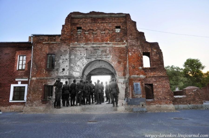 Enlace de tiempos: Fortaleza de Brest 1941–2015