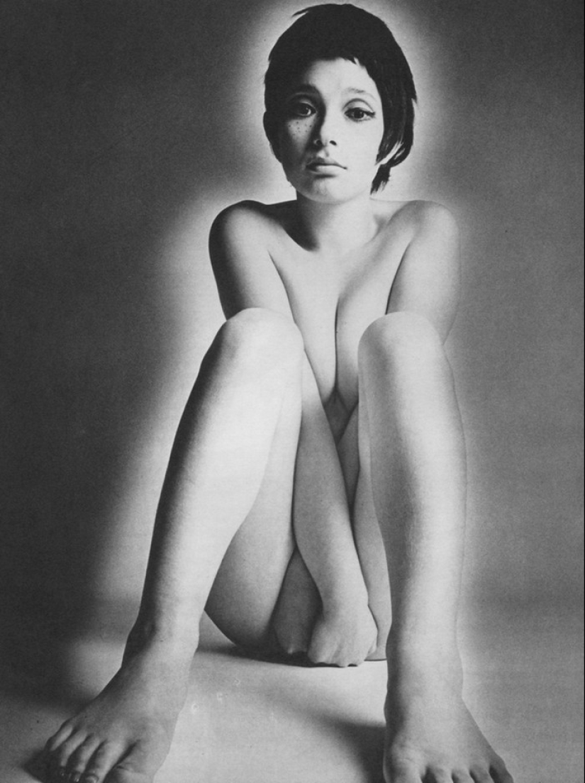 Erotic works of classic Japanese photography by Yoshihiro Tatsuki