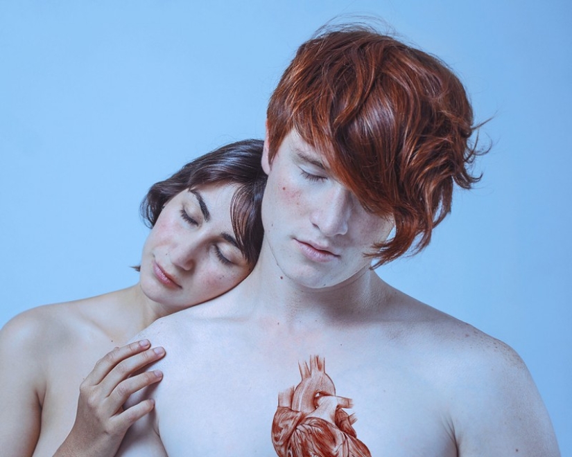 Eroticism and anatomy: show what is hidden under the skin