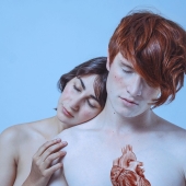 Eroticism and anatomy: show what is hidden under the skin