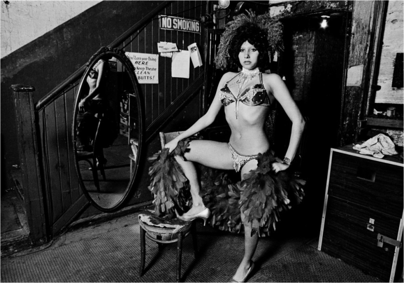 Eroticism and decadence: the decline of the Burlesque era