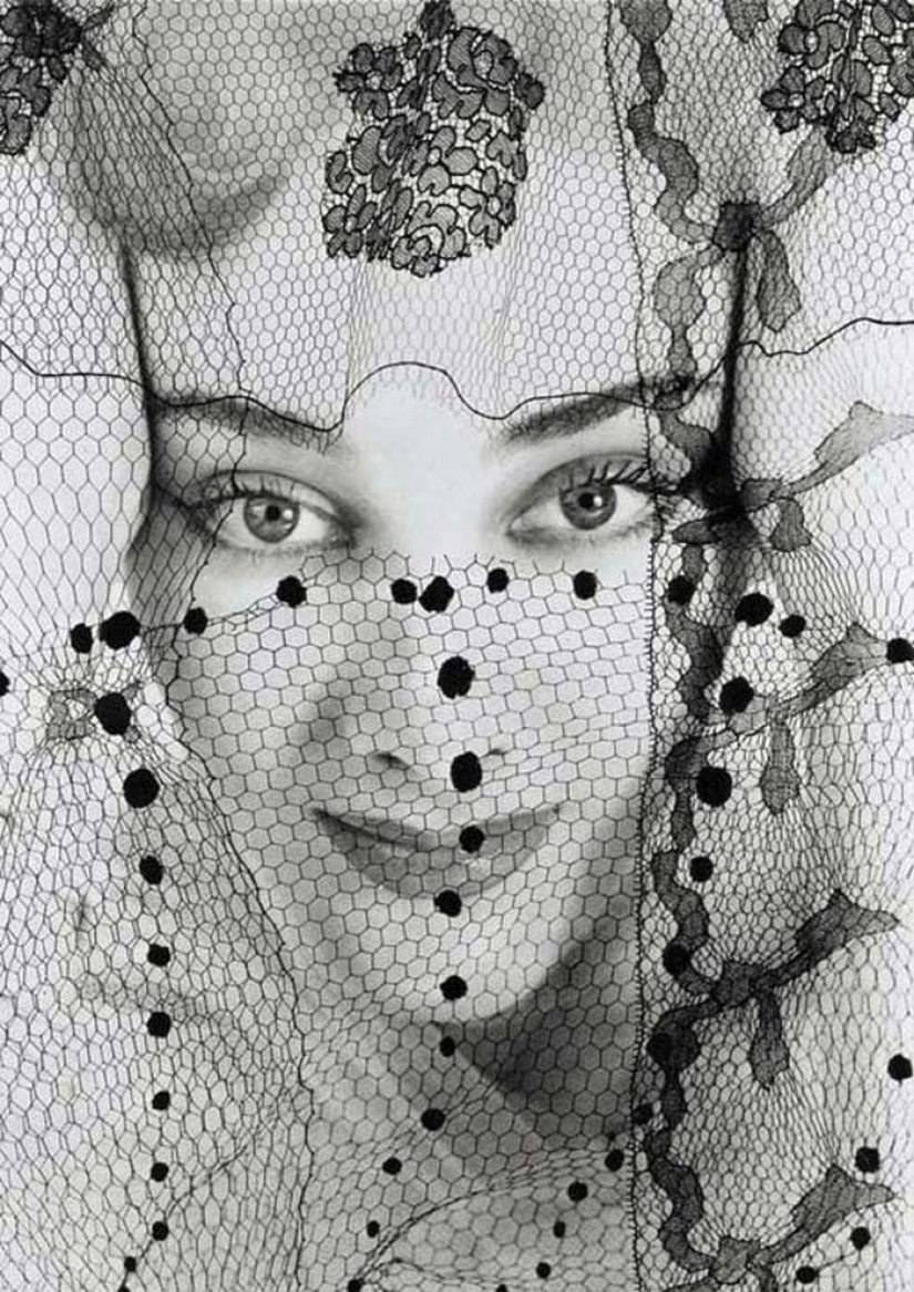 Erwin Blumenfeld — photographer of beautiful women