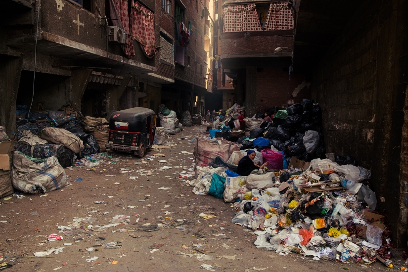 Es una pena que estas fotos no transmitan el olor: La Ciudad de los Carroñeros en El Cairo