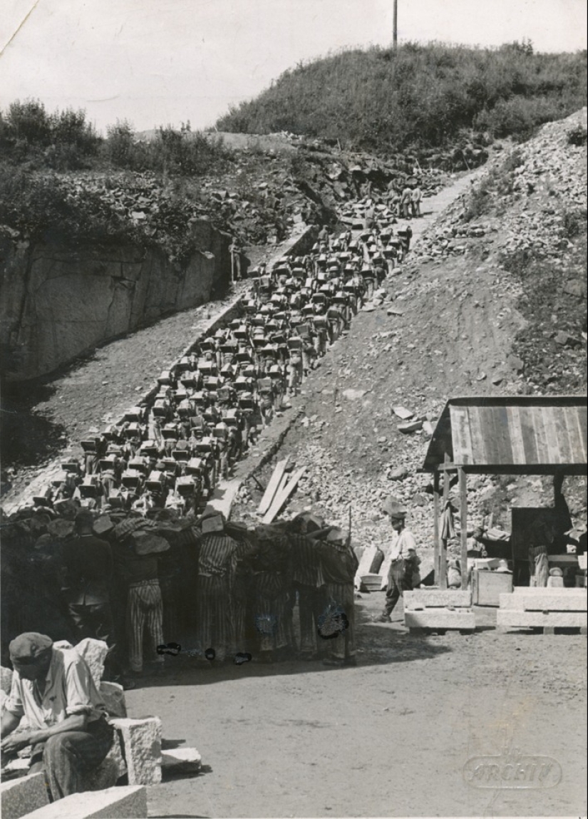 "Escalera de los muertos" en el campo de concentración austriaco de Mauthausen