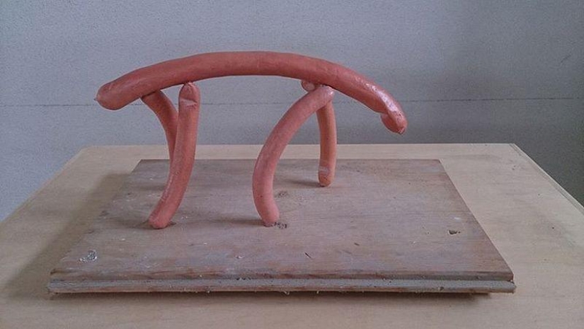 Esculturas de salchichas de Erwin Wurm, autos obesos y otras rarezas