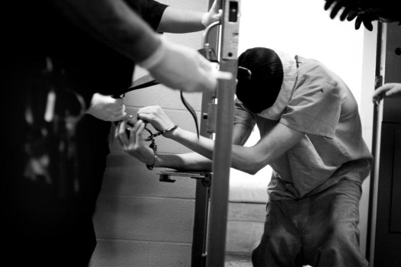 Espeluznantes fotos de enfermos mentales en una prisión estadounidense