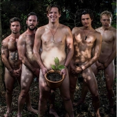 Estos 10 hombres te harán dejar todo e inmediatamente comenzar a plantar árboles