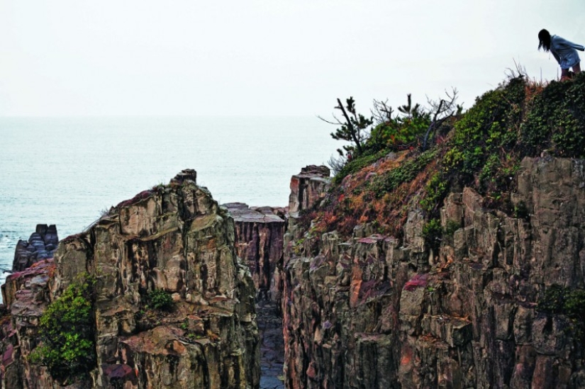 "Evaporating people" — what the Japanese are doing to wash away the