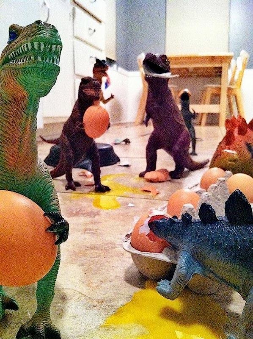 Every night dinosaurs have a row