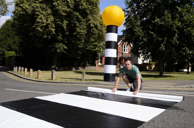 Everywhere we have a road: the Briton invented a portable &quot;zebra&quot;