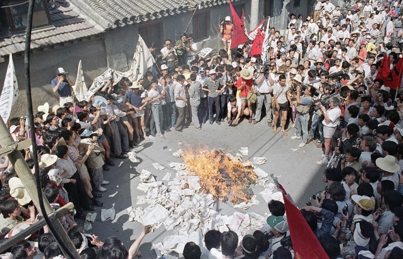 Execution of demonstrators in Tiananmen Square 25 years ago