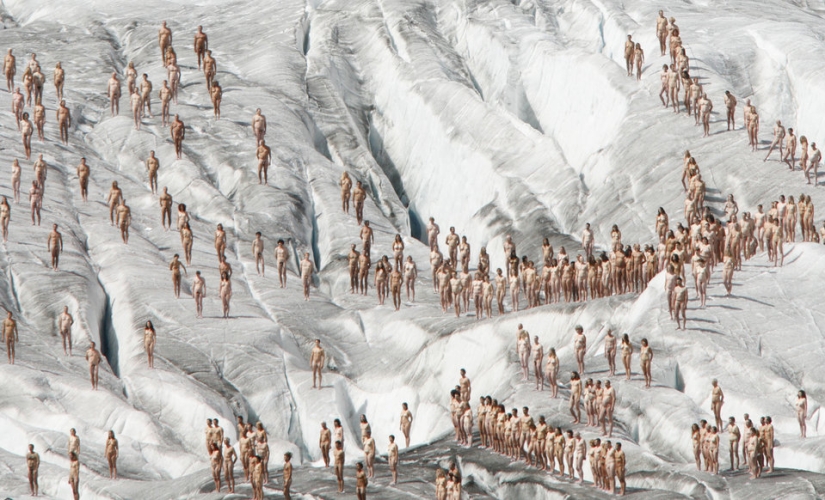 Famine: Spencer Tunick will undress everyone again