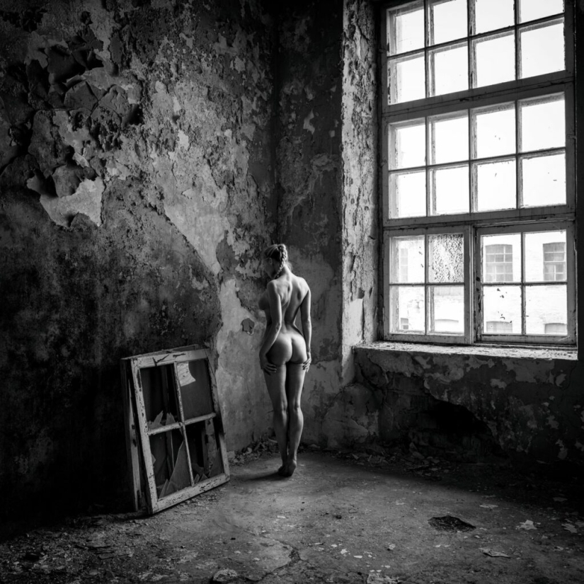 Fantasías oscuras en estilo desnudo del fotógrafo Gobotoru