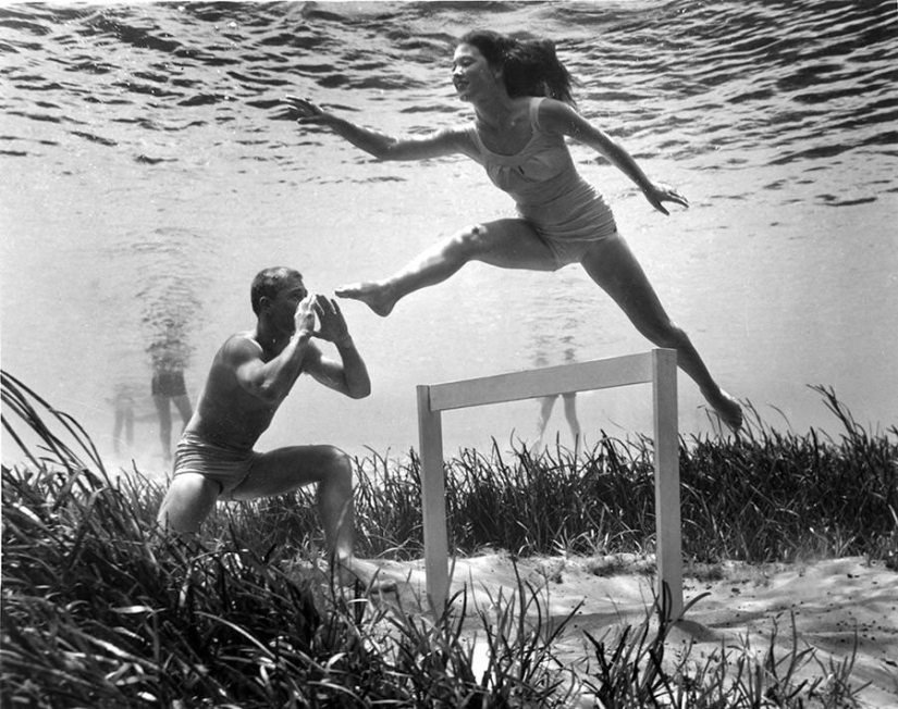 Fantastic retrophotographs from the bottom of the lake