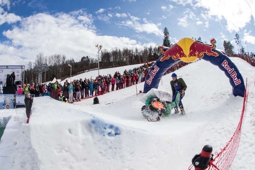 Fiesta fuerte en Snezhny: la carrera de snowboard más creativa de Rusia