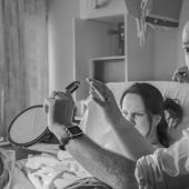 First breath: Australia announced the best photographers who filmed childbirth