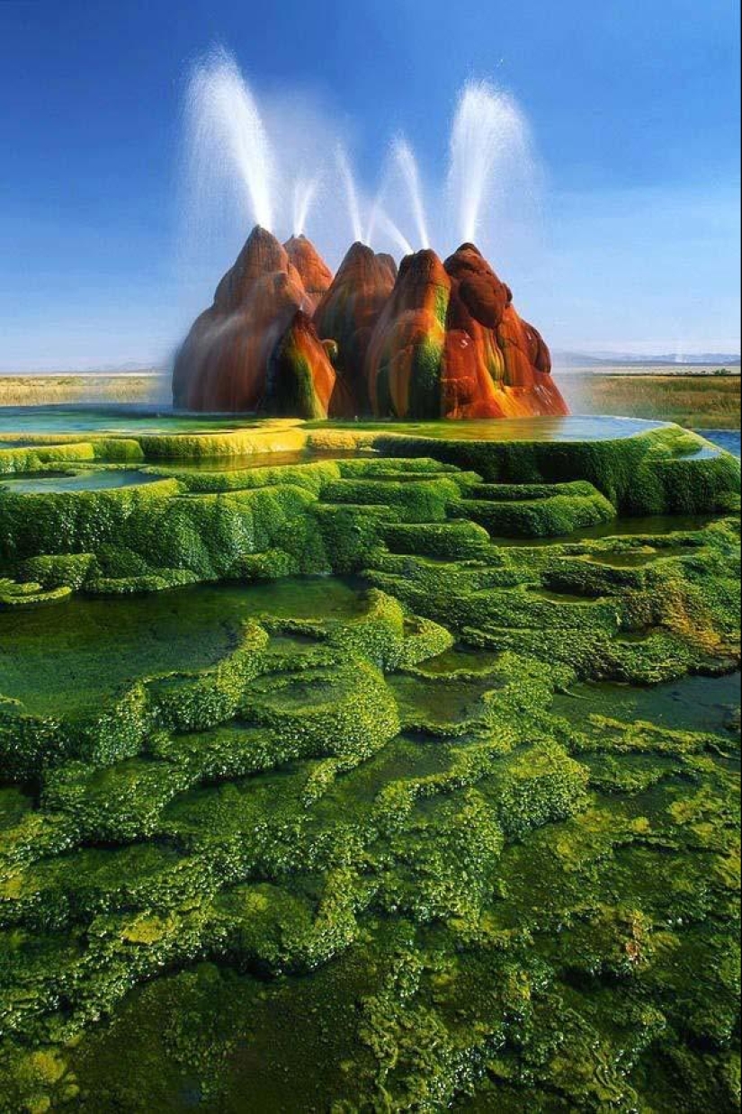 Fly Geyser - Nevada&#39;s Hidden Gem