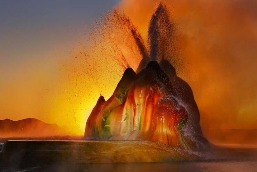 Fly Geyser - Nevada&#39;s Hidden Gem