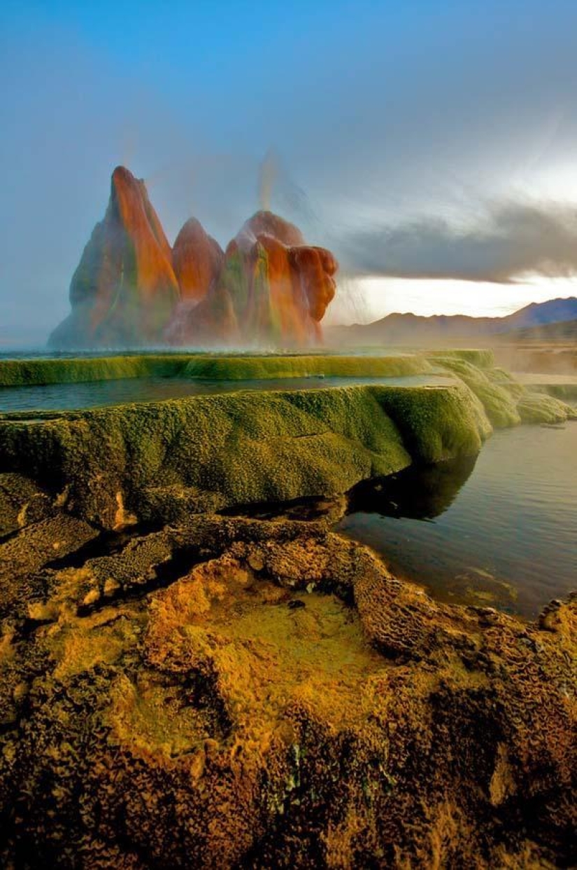 Fly Geyser - Nevada&#39;s Hidden Gem