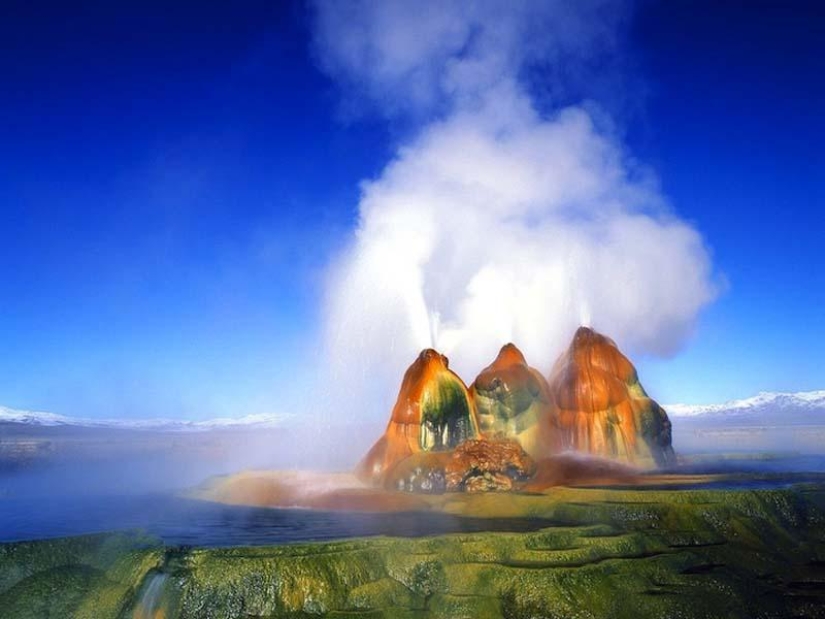 Fly Geyser - Nevada&#39;s Hidden Gem