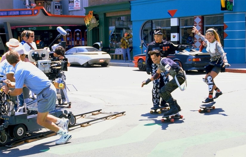 Flying in reality: how to shoot flying skates for the blockbuster "Back to the Future 2"