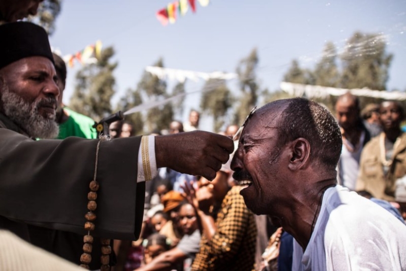 Fotógrafo de Praga filmó una ceremonia de exorcismo en Etiopía