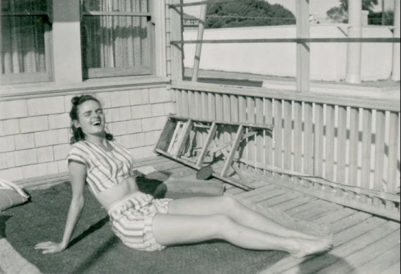 Fotos de chicas de los años 40 en tops cortos y pantalones cortos