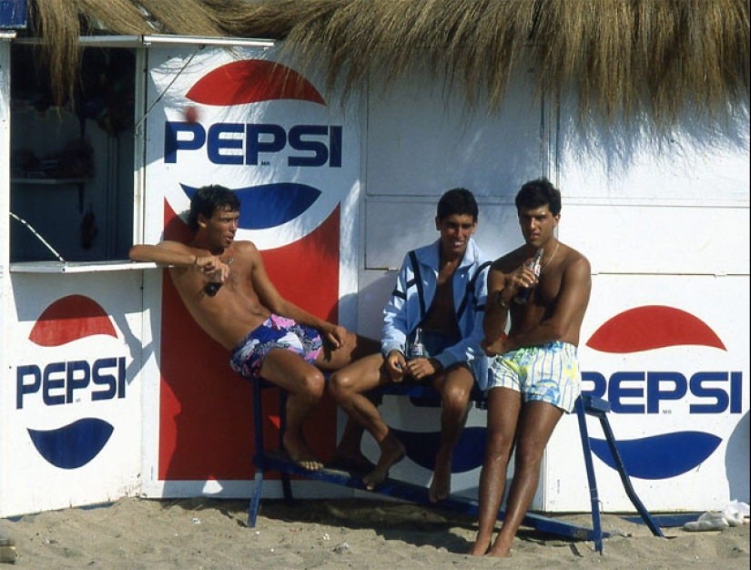 Fotos en color de la vida de playa en Chile en la década de 1980