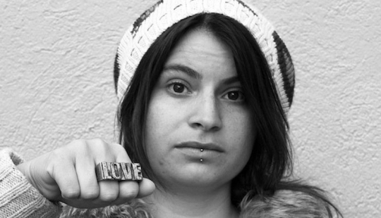 Fotos poderosas de lo que usan las niñas para protegerse Fotos poderosas de lo que usan las niñas para protegerse