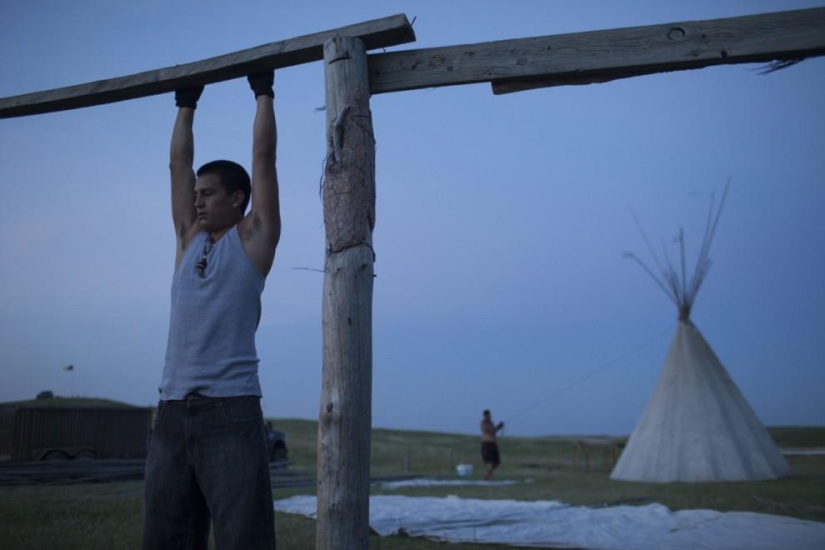 Fotos surrealistas de la vida de los indios Oglala Lakota modernos