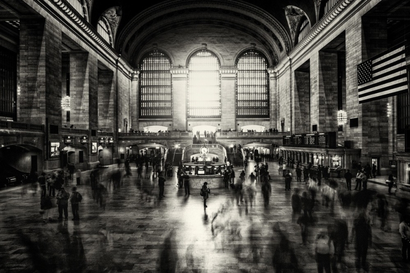 From a different angle: New York in black and white photographs by Alex Tusher