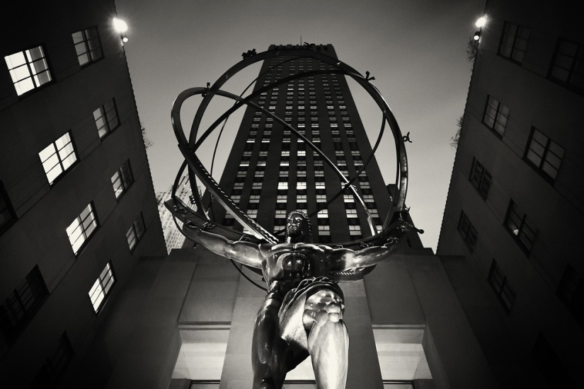 From a different angle: New York in black and white photographs by Alex Tusher